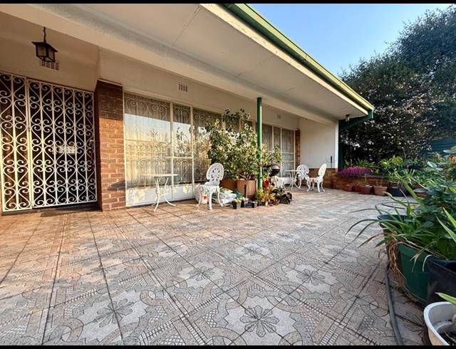 3 BEDROOM HOUSE FOR SALE IN VANDERBIJLPARK SW 1